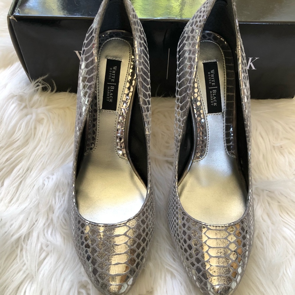 NWT Silver Snake stilettos